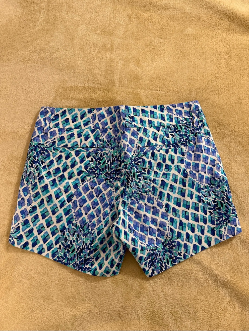 Lilly Pulitzer Callahan Shorts, Resort White, Toe In, size 2 - Picture 3 of 9
